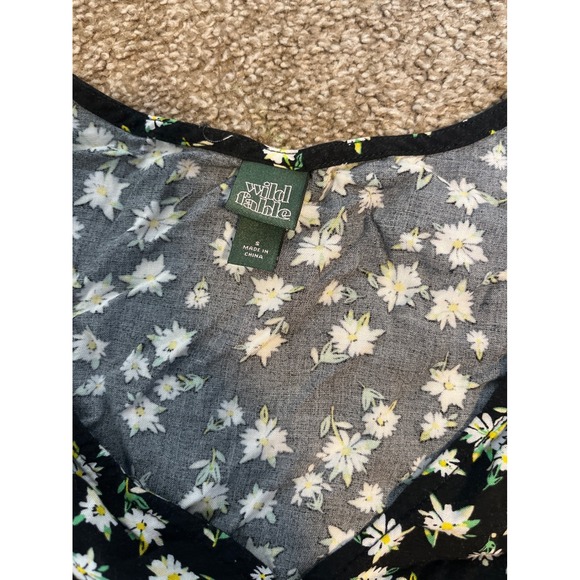 Wild Fable Black Floral Flutter Sleeve Tie Front Cropped Top Women's Size S - Picture 2 of 2
